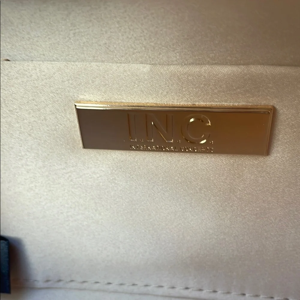 1072 Elegant Pearl‎ and Gold Evening Clutch